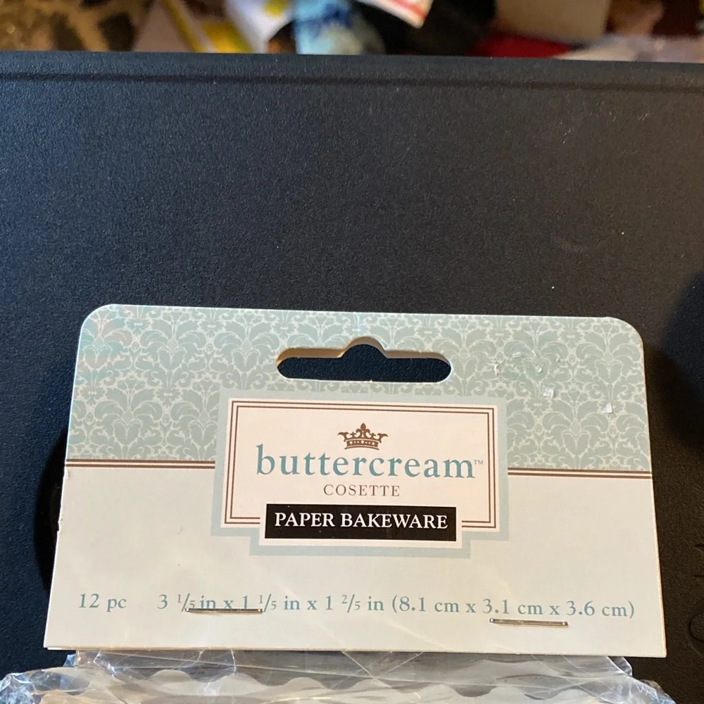 Buttercream conserve paper bakeware 1-3/5”x1-3/5”  & 3-1/5”x 1-1/5” x 1-2/5”